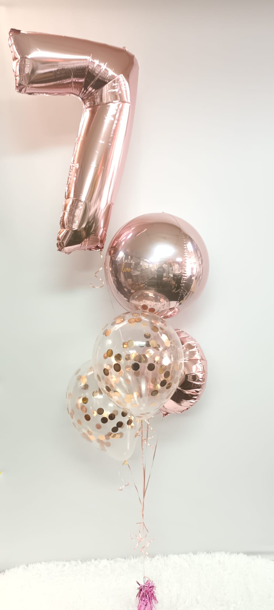 Bouquet Metallic & Confetti Rose Gold Number 25 inches ( Age 0 to 9 )