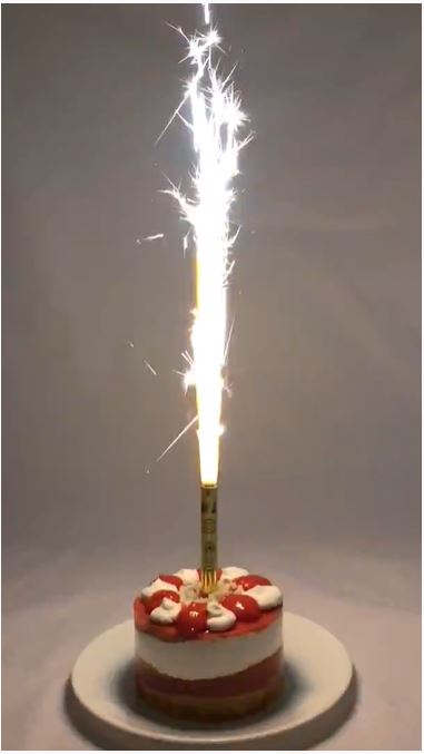 Cake Fountain (Get 4 Pieces For Only 10$)